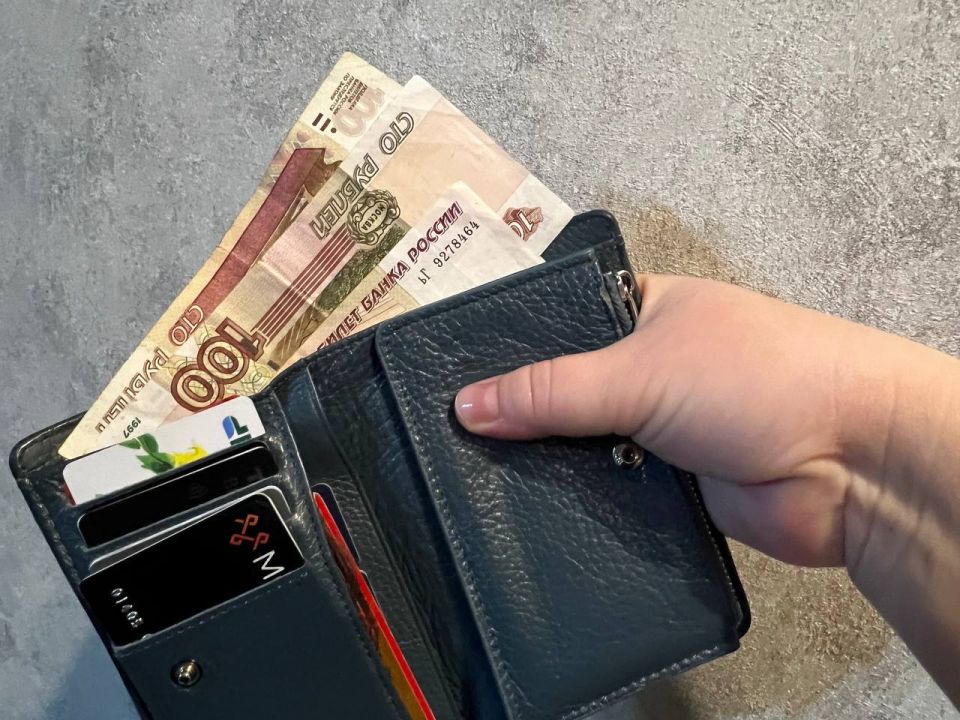 Россиян призвали снять деньги с накопительных счетов: эксперты рассказали, в чём дело