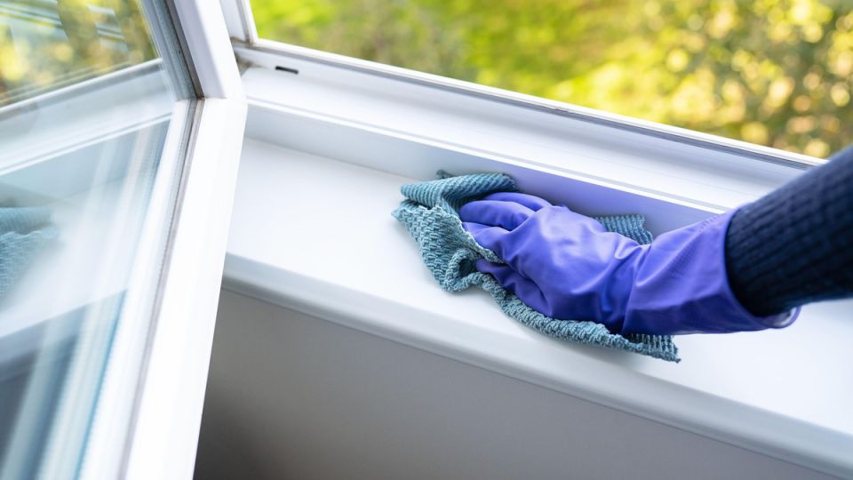 Станет как новый: проще способа отбелить подоконник еще не придумали
