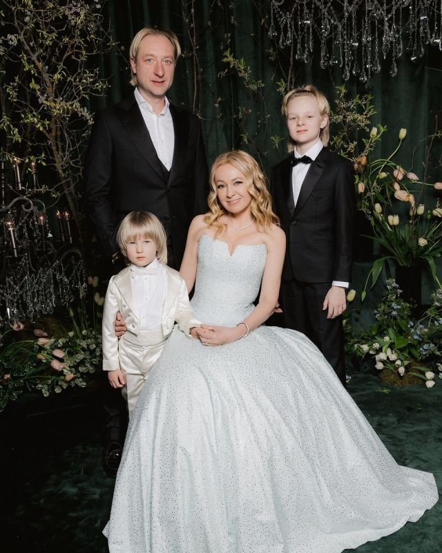 Олимпийская пара в ожидании дочки: новые повороты в жизни Плющенко и Рудковской