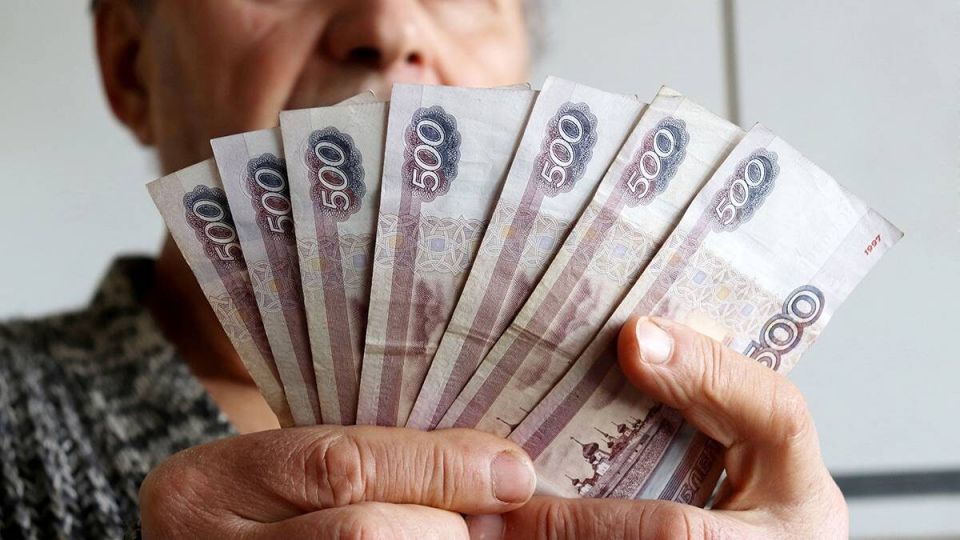 Как россиянам накопить на пенсию: советы экспертов