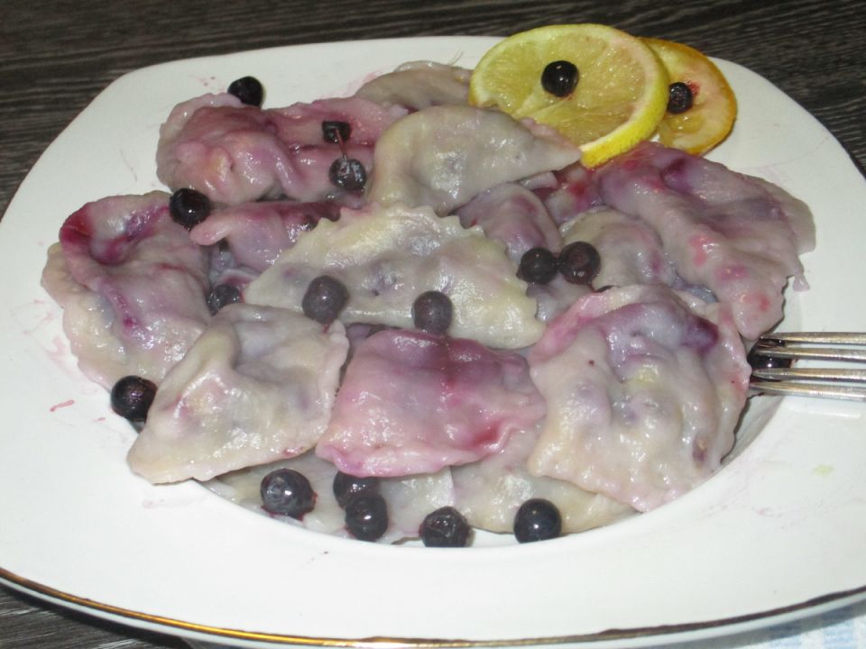 Вареники с черникой и лимоном: спокойное открытие вкуса на уютный вечер