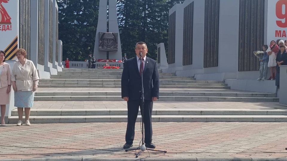 Более тысячи выпускников Горно-Алтайского политехнического колледжа имени Гнездилова сегодня получили дипломы о профессиональном образовании