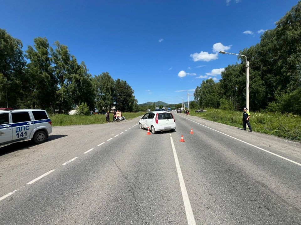 Возле Соузги мотоцикл столкнулся с легковым автомобилем