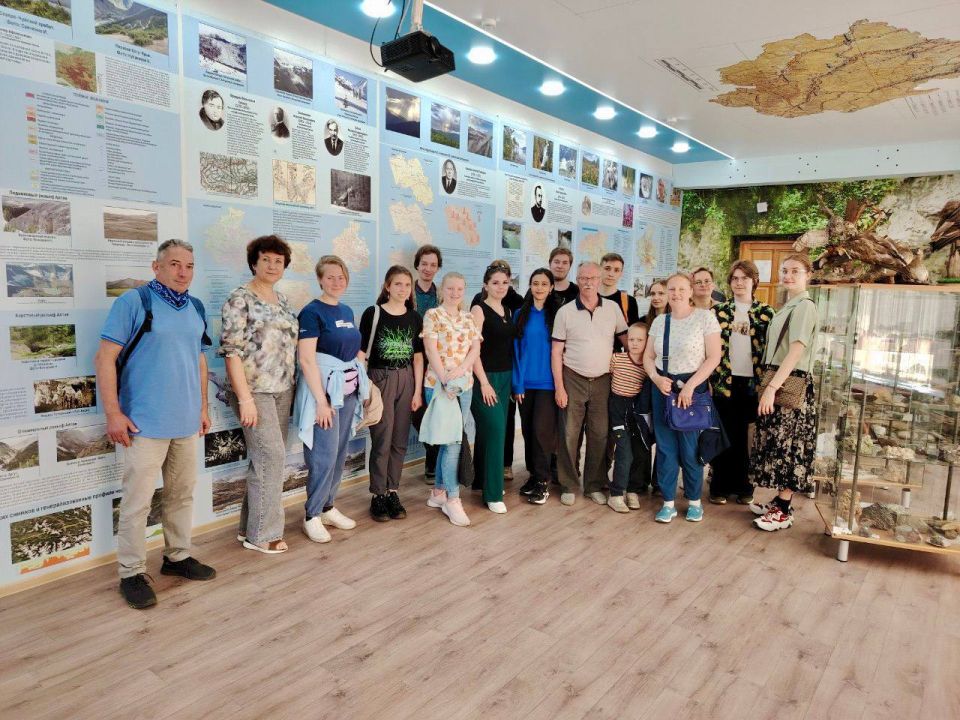 Студенты-географы из Санкт-Петербурга открывают для себя Горный Алтай