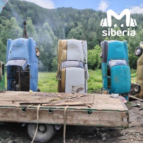 Стоунхендж из машин строят на Алтае