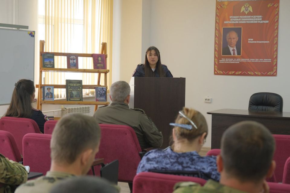 Госавтоинспекция региона регулярно проводит рабочие встречи с трудовыми коллективами в организациях и предприятиях