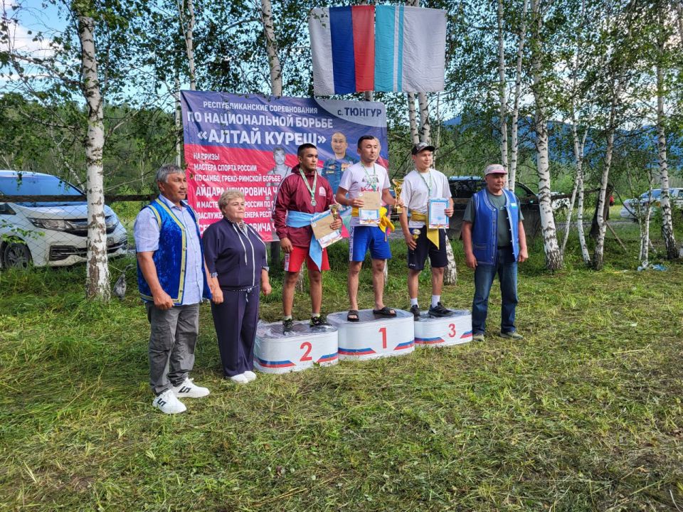 Республиканский турнир Алтай Креш на призы братьев Айдара и Сергея Черепановых впервые прошел в Тюнгуре, на их малой Родине