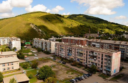 Вертолет совершил жесткую посадку в озере Телецкое в Республике Алтай