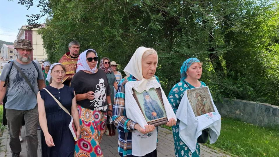Крестный ход, посвященный памяти святых Царственных страстотерпцев, прошел в Горно-Алтайске