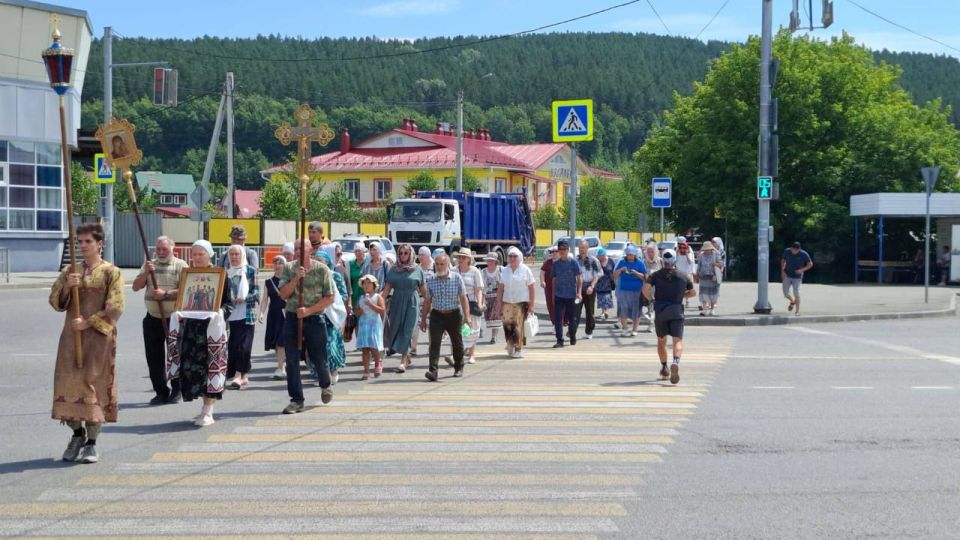 Крестный ход, посвященный памяти святых Царственных страстотерпцев, прошел в Горно-Алтайске