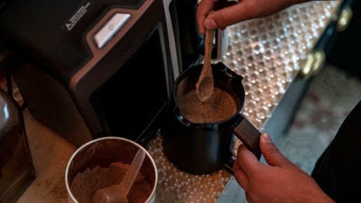 Настоящие гурманы добавляют в кофе щепотку этого продукта: попробуйте и вы