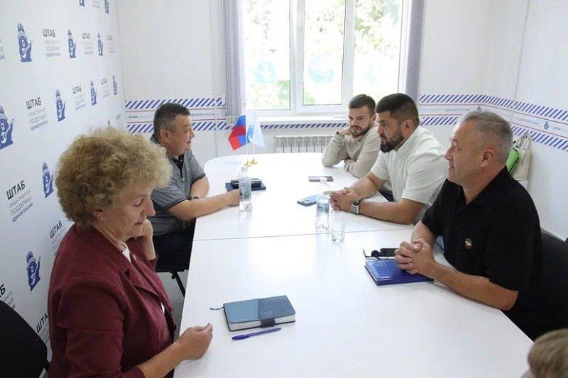     л        