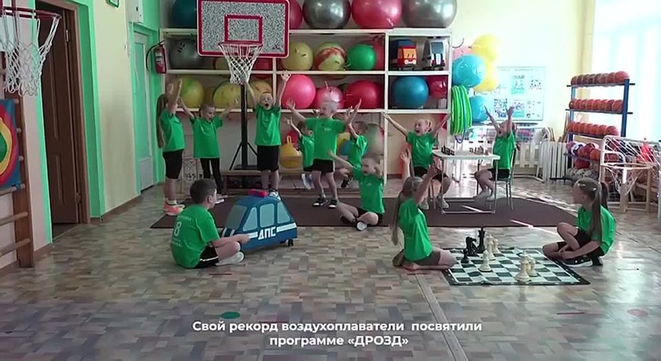   Ը              ,   ()