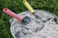 Зола осенью: 7 креативных способов использования для вашего сада