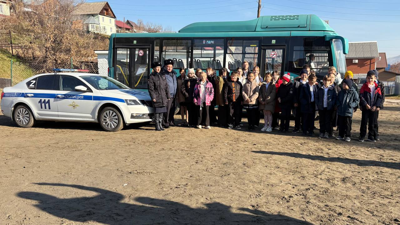 Накануне в школе №8. состоялось мероприятие по безопасности в общественном транспортная
