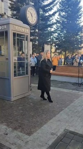В Горно-Алтайске торжественно открыт Сквер связистов