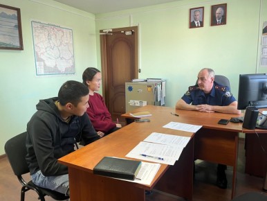 В Улаганском районе руководителем следственного управления проведен выездной прием граждан