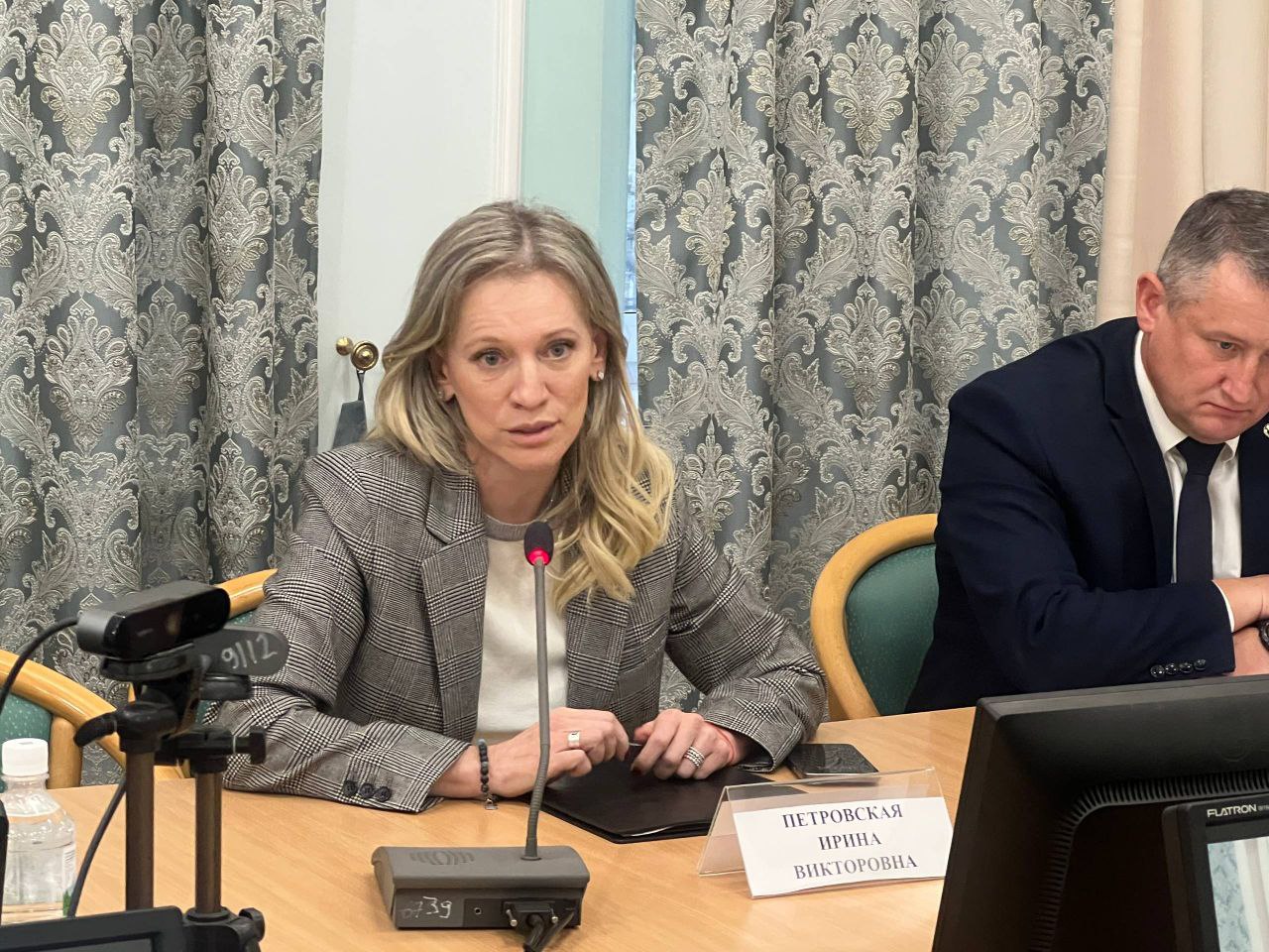 идет заседание комитета по развитию туризма, предпринимательства, спорта и молодежной политике идет заседание комитета по развитию туризма, предпринимательства, спорта и молодежной политике