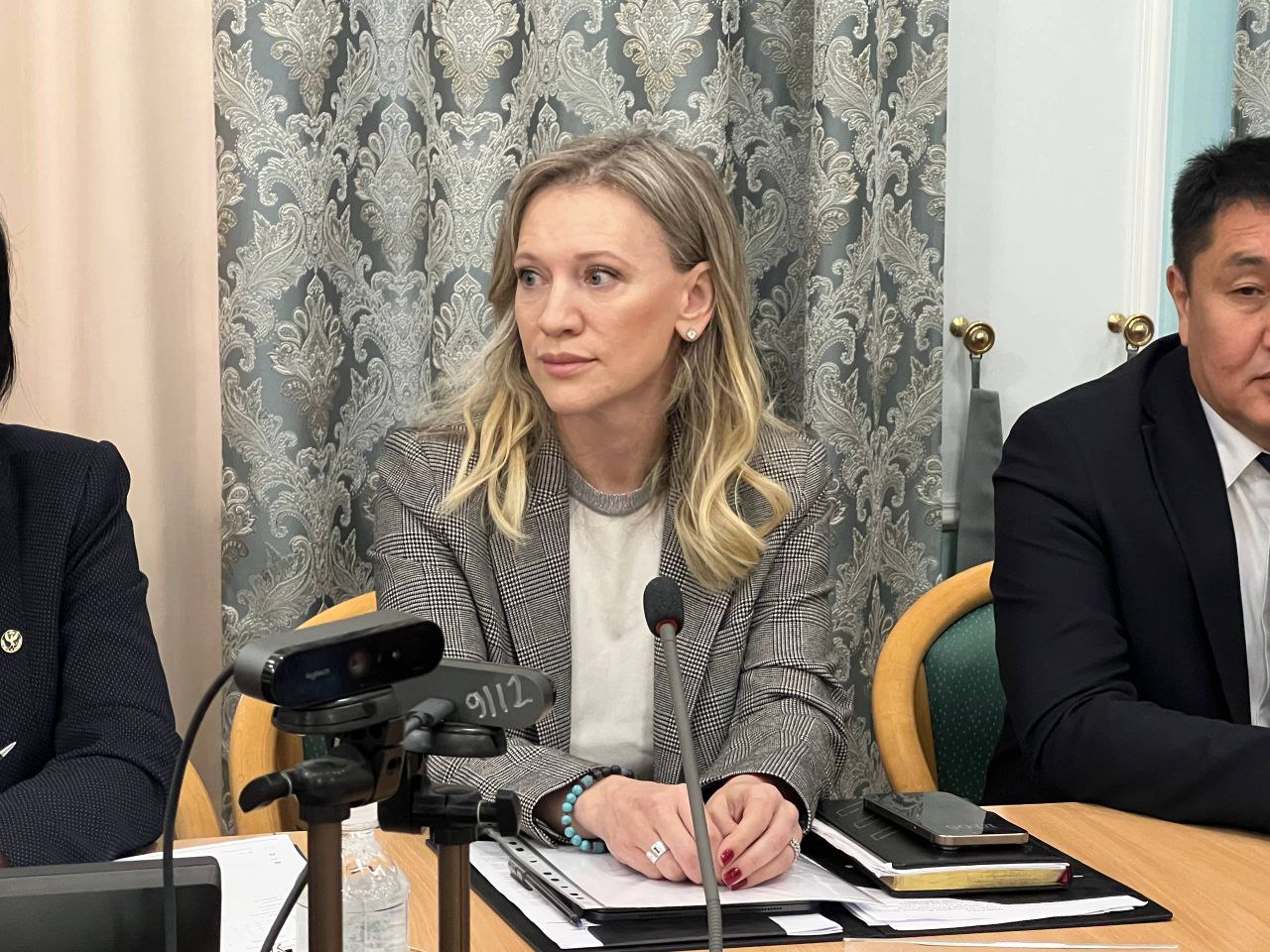 начинается заседание комитета по национальной политике, образованию культуре, общественным объединениям и СМИ начинается заседание комитета по национальной политике, образованию культуре, общественным объединениям и СМИ