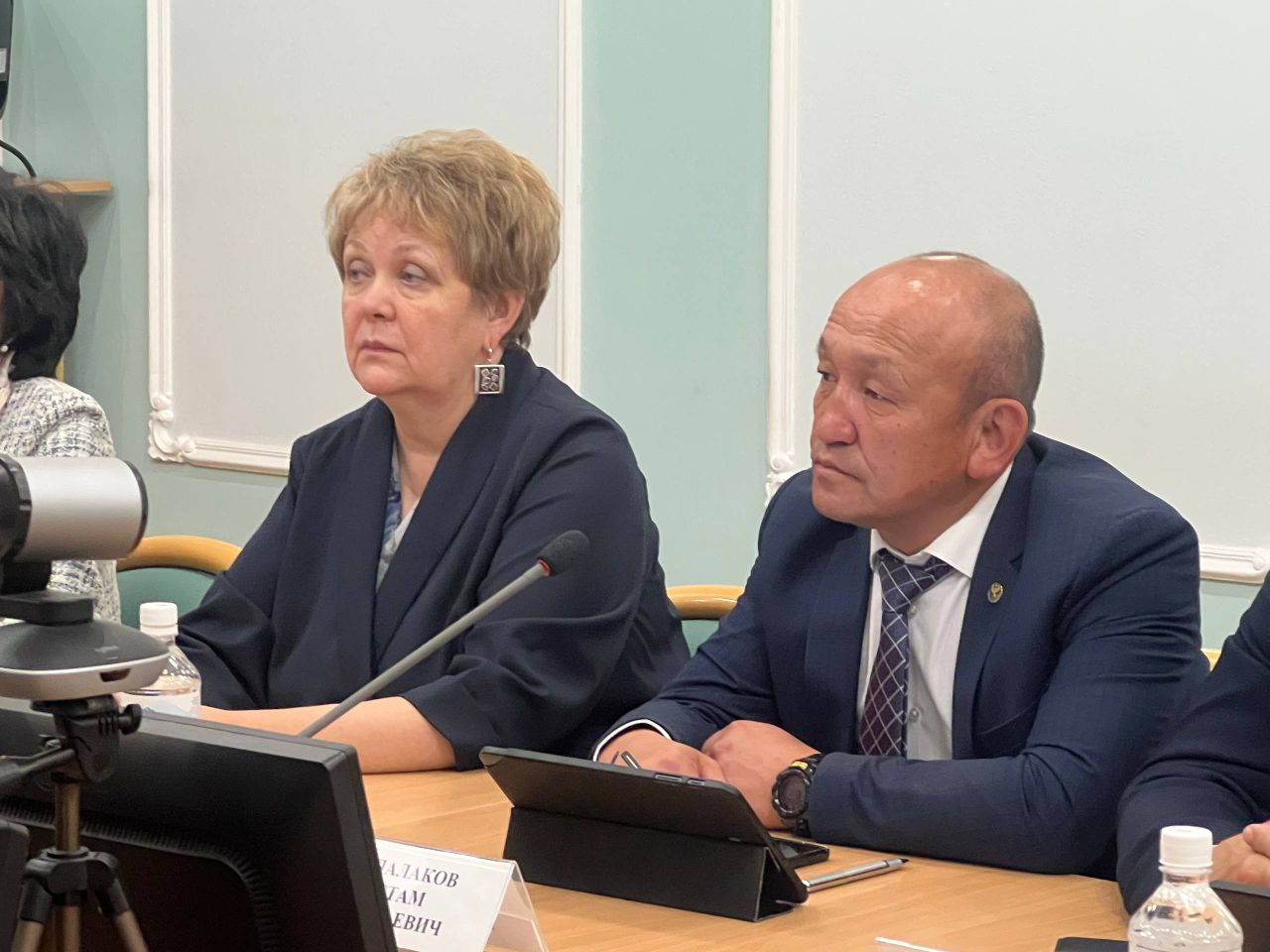 идет заседание комитета по развитию туризма, предпринимательства, спорта и молодежной политике идет заседание комитета по развитию туризма, предпринимательства, спорта и молодежной политике