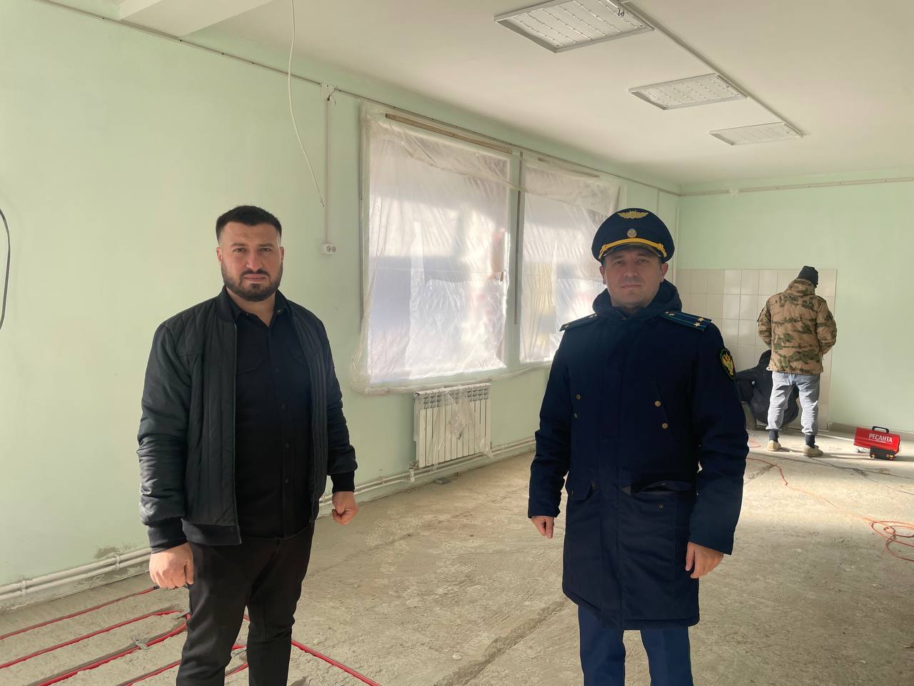 Прокурор Онгудайского района в рамках реализации национального проекта «Молодежь и дети» проверил ход капитального ремонта здания детского сада в с. Теньга Прокурор Онгудайского района в рамках реализации национального проекта «Молодежь и дети» проверил ход капитального ремонта здания детского сада в с. Теньга