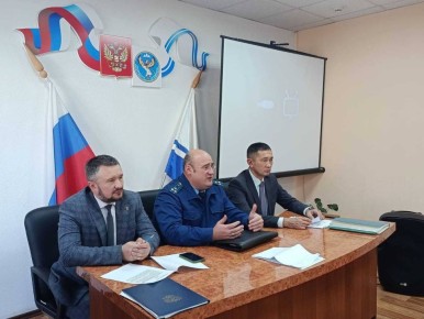 Прокурор Чемальского района принял участие в совещании по проблемным вопросам в сфере электроснабжения населения