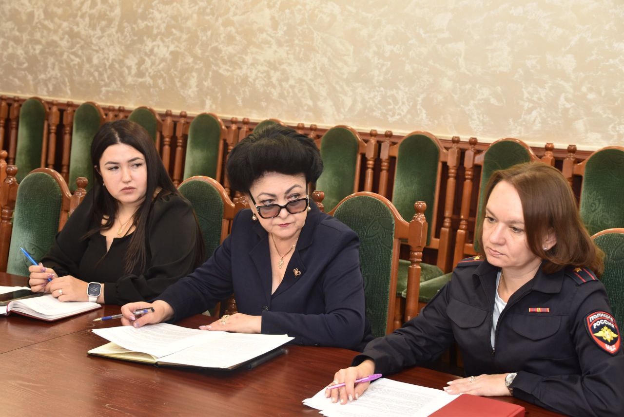 Ольга Сафронова: Неудовлетворённость жизнью, вседозволенность, доступность наркотиков и отсутствие организованного досуга - такие основные причины употребления наркотических веществ, по данным социсследования, называет... Ольга Сафронова: Неудовлетворённость жизнью, вседозволенность, доступность наркотиков и отсутствие организованного досуга - такие основные причины употребления наркотических веществ, по данным социсследования, называет...