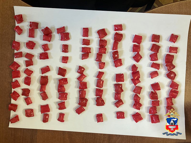 Хлеб и батон колбасы с начинкой из героина и метадона изъяла полиция Алтайского края у двух закладчиков Хлеб и батон колбасы с начинкой из героина и метадона изъяла полиция Алтайского края у двух закладчиков