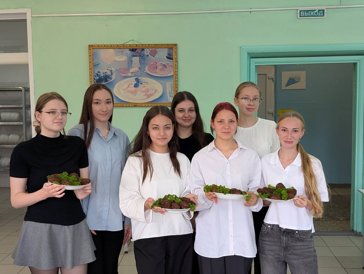 Увлекательное мероприятие «Вкус семейных традиций» прошло в Майминской школе N3 Увлекательное мероприятие «Вкус семейных традиций» прошло в Майминской школе N3