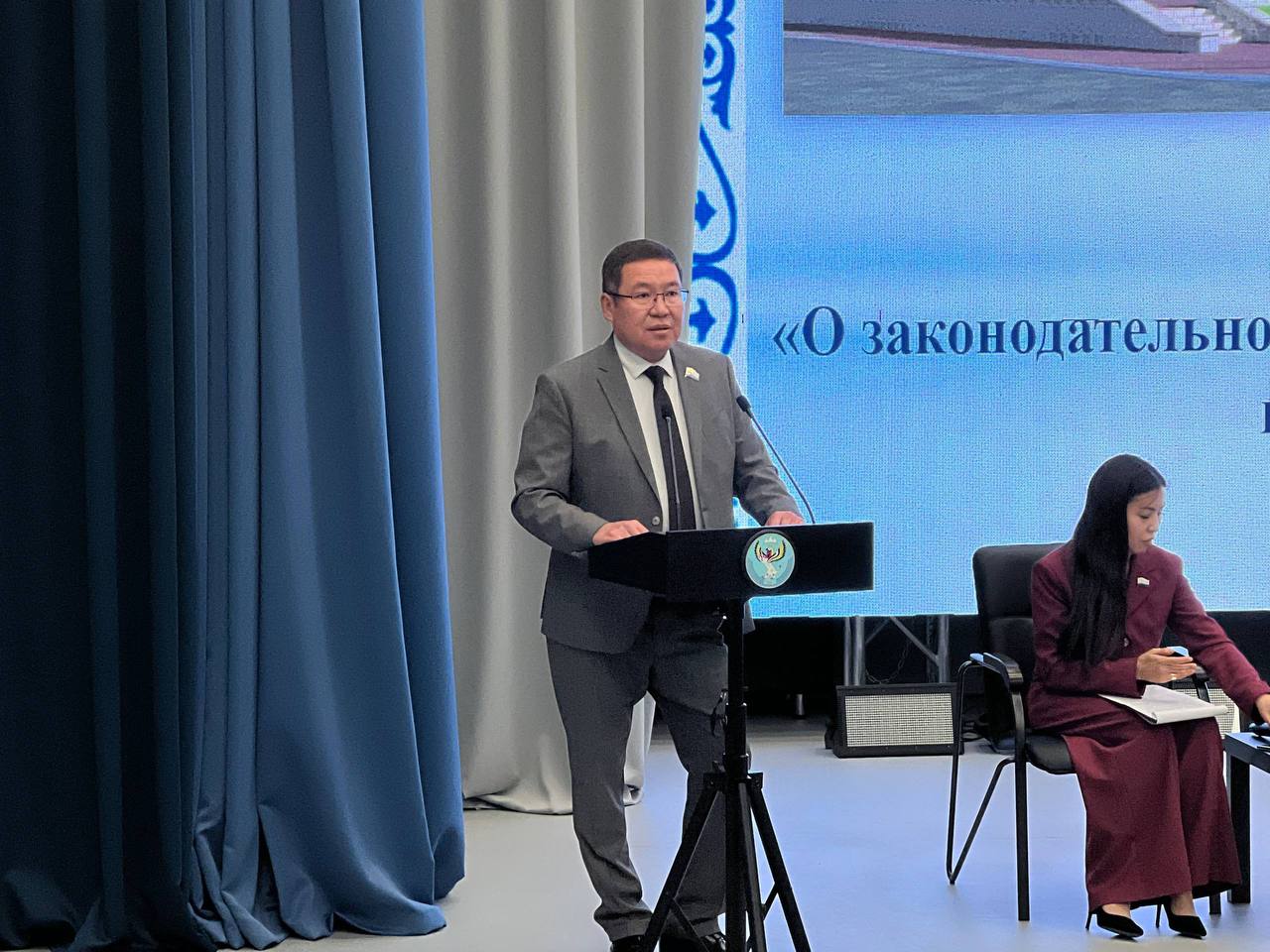 В Центре культурного развития проходят публичные слушания, посвященные параметрам республиканского бюджета на предстоящий трехлетний период