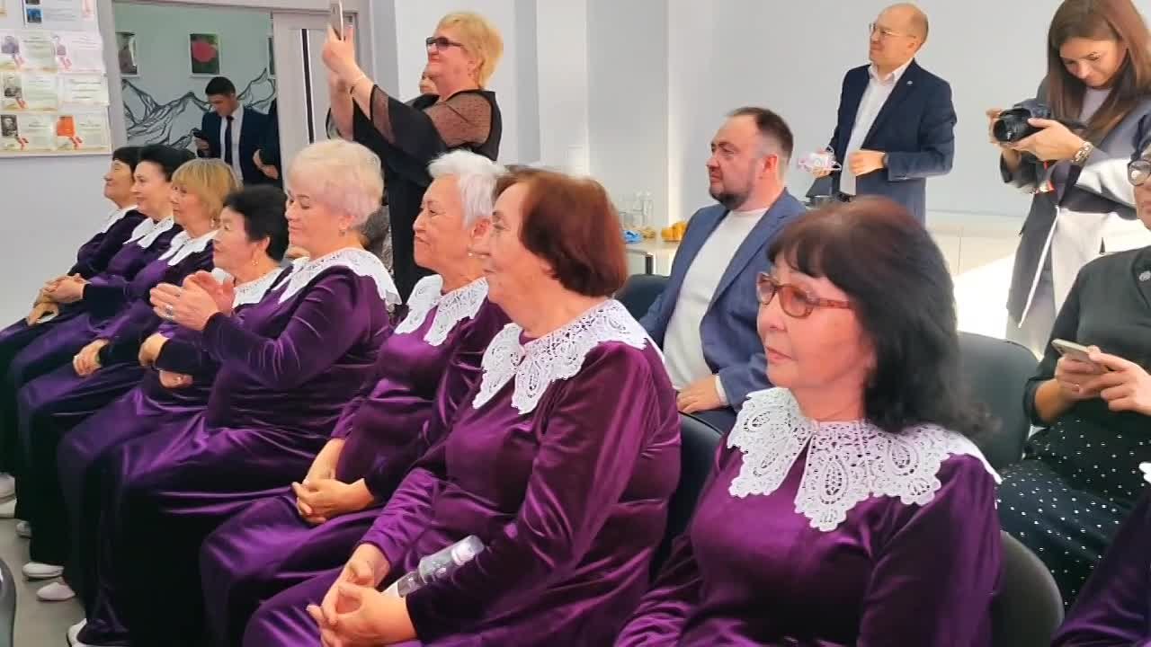 Ольга Сафронова: Вместе с Главой региона Андреем Турчаком посетили сегодня Клуб активного долголетия в Горно-Алтайске