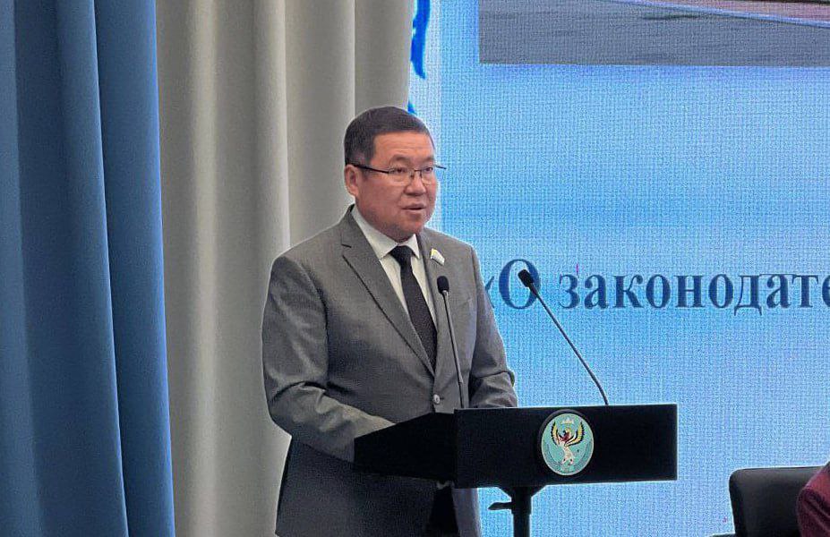 В Центре культурного развития проходят публичные слушания, посвященные параметрам республиканского бюджета на предстоящий трехлетний период