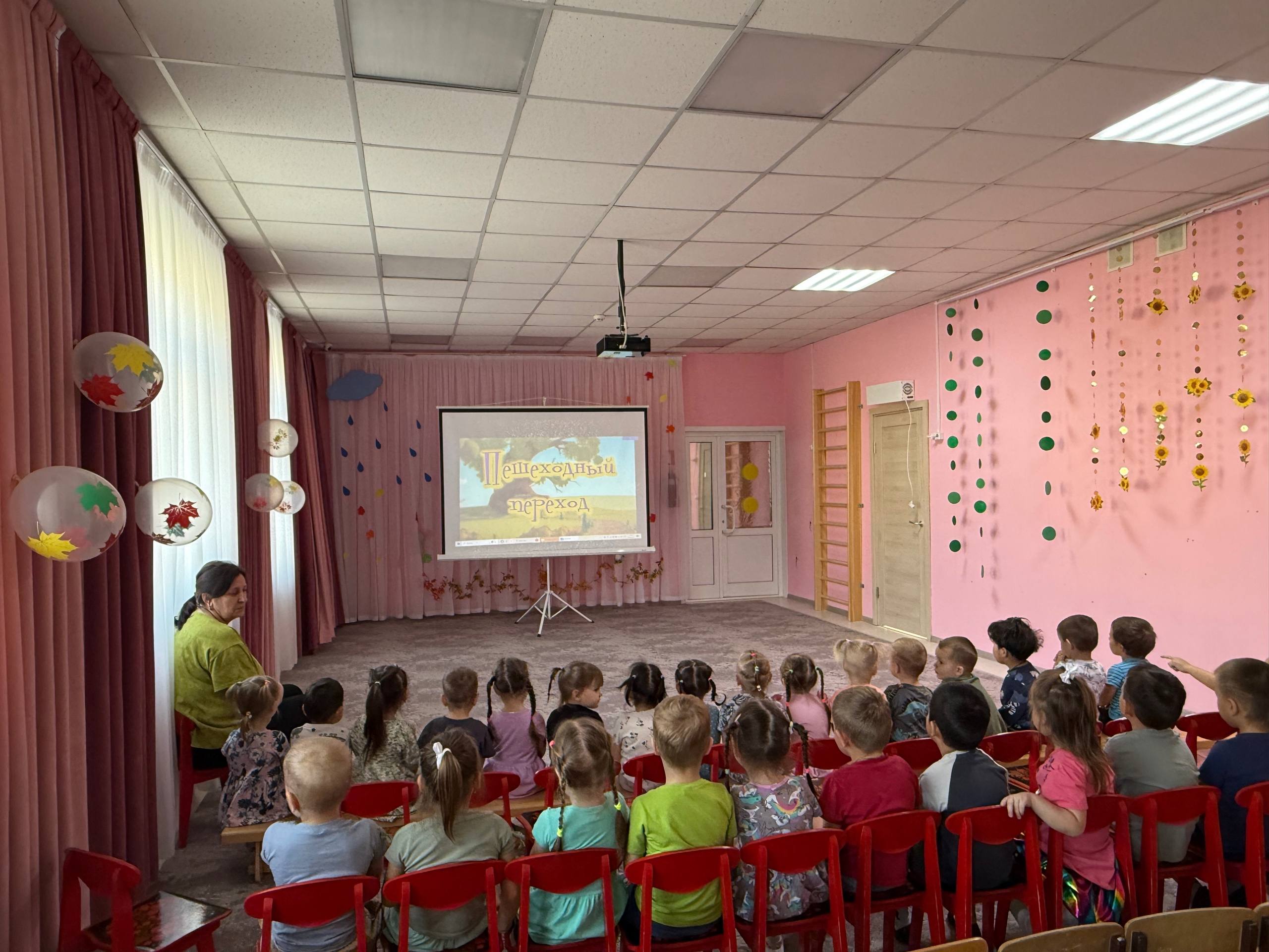 В детском саду «Колокольчик» г. Горно-Алтайска сотрудник Госавтоинспекции провела мероприятие по ПДД В детском саду «Колокольчик» г. Горно-Алтайска сотрудник Госавтоинспекции провела мероприятие по ПДД