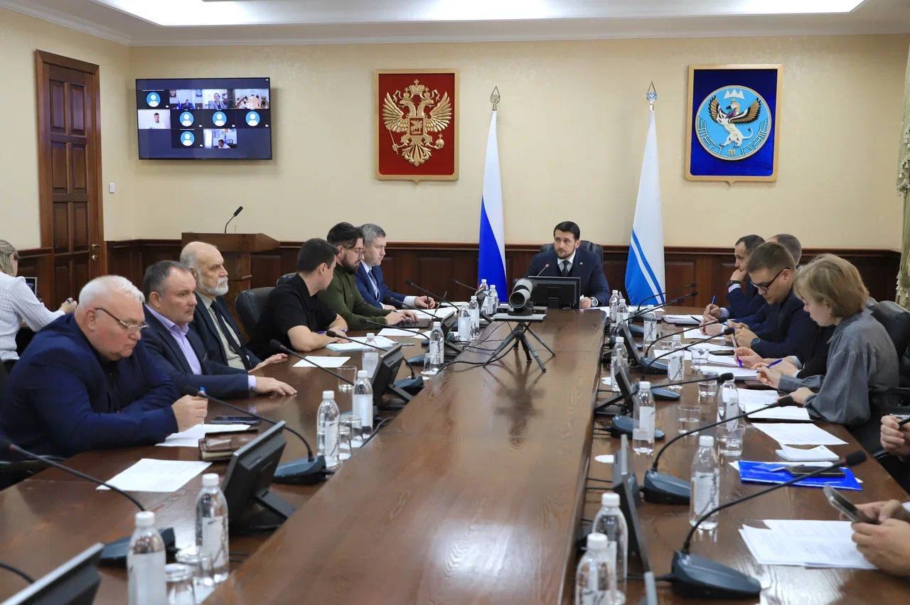 Александр Прокопьев: Центральным вопросом совещания инвестиционного комитета стал ход реализации проектов по созданию инфраструктурных объектов в нашем регионе Александр Прокопьев: Центральным вопросом совещания инвестиционного комитета стал ход реализации проектов по созданию инфраструктурных объектов в нашем регионе