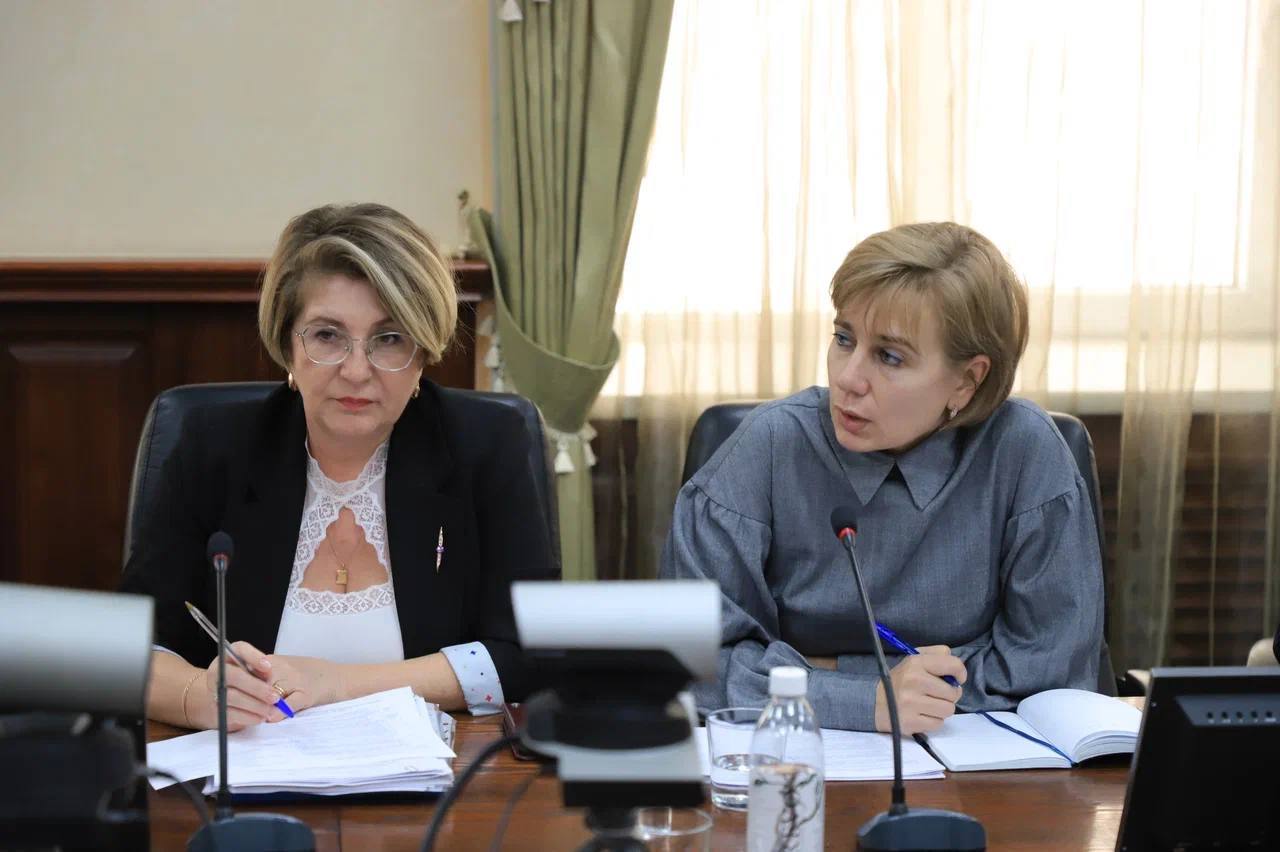 Александр Прокопьев: Центральным вопросом совещания инвестиционного комитета стал ход реализации проектов по созданию инфраструктурных объектов в нашем регионе Александр Прокопьев: Центральным вопросом совещания инвестиционного комитета стал ход реализации проектов по созданию инфраструктурных объектов в нашем регионе