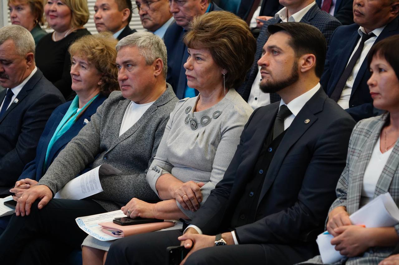 Публичные слушания о параметрах республиканского бюджета на предстоящие три года состоялись сегодня в Горно-Алтайске Публичные слушания о параметрах республиканского бюджета на предстоящие три года состоялись сегодня в Горно-Алтайске