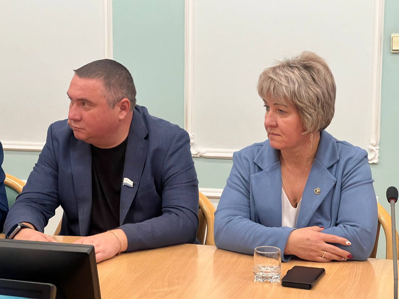 Вопросы о состоянии коммунальной инфраструктуры и повышении качества услуг ЖКХ, а также о медицинском и социальном обслуживании граждан старшего поколения обсуждают депутаты в рамках Правительственного часа в Госсобрании –... Вопросы о состоянии коммунальной инфраструктуры и повышении качества услуг ЖКХ, а также о медицинском и социальном обслуживании граждан старшего поколения обсуждают депутаты в рамках Правительственного часа в Госсобрании –...