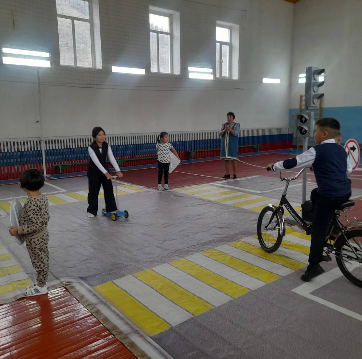 Акция «Невидимый пешеход 04» прошла в Хабаровской начальной школе Онгудайского района Акция «Невидимый пешеход 04» прошла в Хабаровской начальной школе Онгудайского района