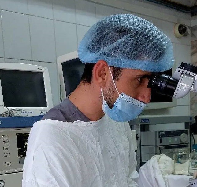 Заведующий учебной частью кафедры детской оториноларингологии РМАНПО, кандидат медицинских наук, ведущий отохирург ДГКБ им. З.А.Башляевой, отличник здравоохранения РФ Олег Наумов обучает лор-врачей в Республиканской больнице Заведующий учебной частью кафедры детской оториноларингологии РМАНПО, кандидат медицинских наук, ведущий отохирург ДГКБ им. З.А.Башляевой, отличник здравоохранения РФ Олег Наумов обучает лор-врачей в Республиканской больнице