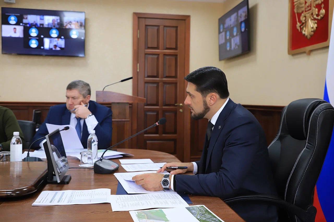 Александр Прокопьев: Центральным вопросом совещания инвестиционного комитета стал ход реализации проектов по созданию инфраструктурных объектов в нашем регионе Александр Прокопьев: Центральным вопросом совещания инвестиционного комитета стал ход реализации проектов по созданию инфраструктурных объектов в нашем регионе