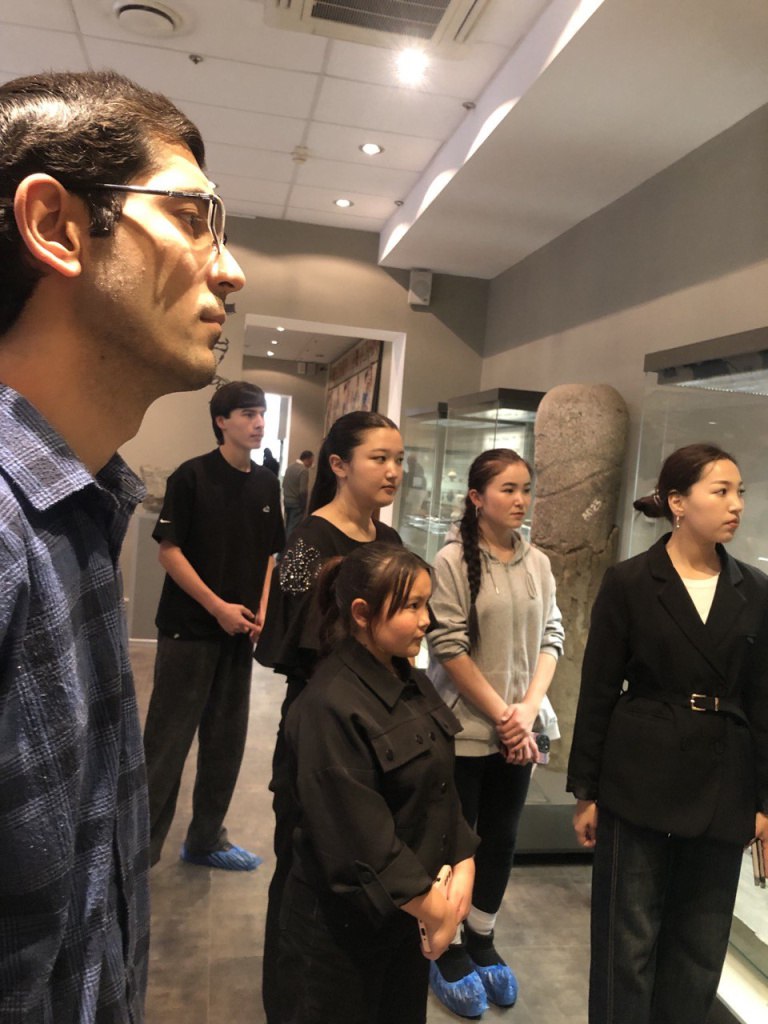 Экскурсию в Национальный музей им. Анохина организовали для студентов-иностранцев из ГАГУ в рамках адаптационной программы для первокурсников Экскурсию в Национальный музей им. Анохина организовали для студентов-иностранцев из ГАГУ в рамках адаптационной программы для первокурсников