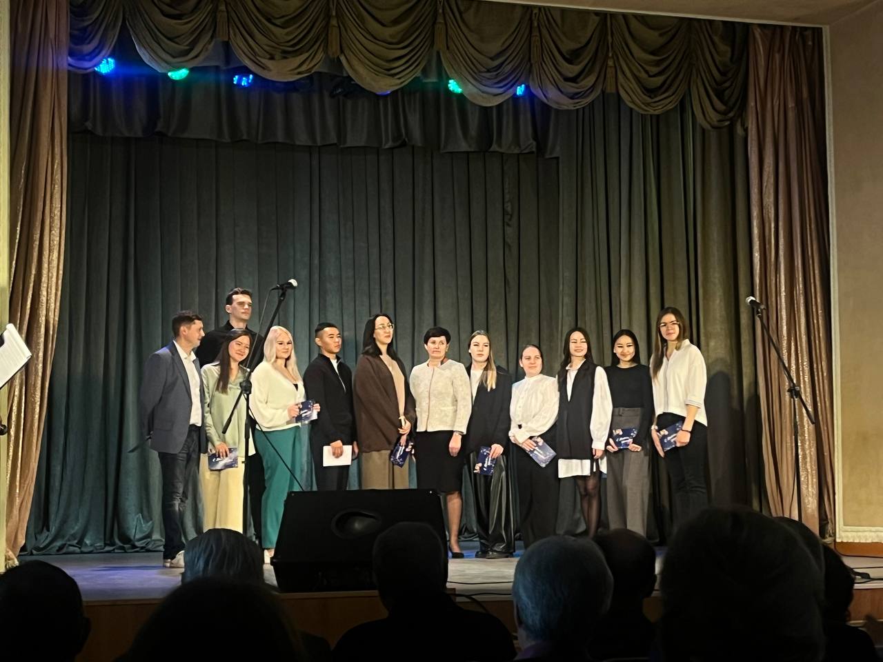 В Городском Доме Культуры состоялся День тренера, который собрал в одном месте талантливых тренеров Горно-Алтайска