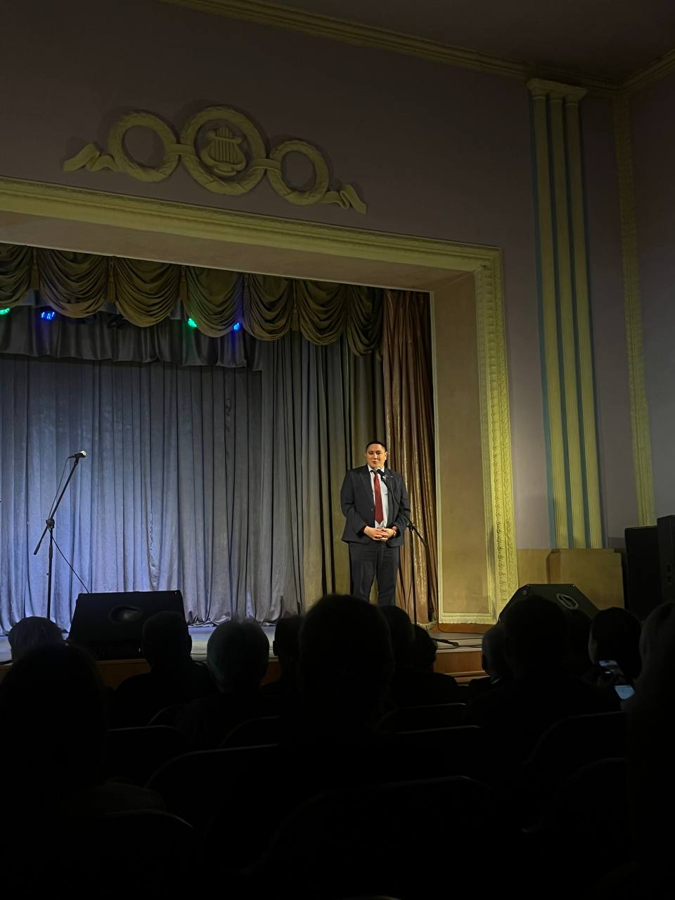 В Городском Доме Культуры состоялся День тренера, который собрал в одном месте талантливых тренеров Горно-Алтайска В Городском Доме Культуры состоялся День тренера, который собрал в одном месте талантливых тренеров Горно-Алтайска