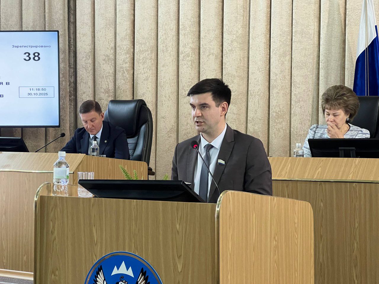 Депутаты поддержали изменения в проекты законов о молодежной политике и о патриотическом воспитании