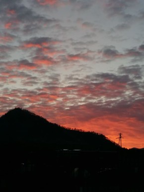 Сегодня на Алтае опять очень красочный закат был