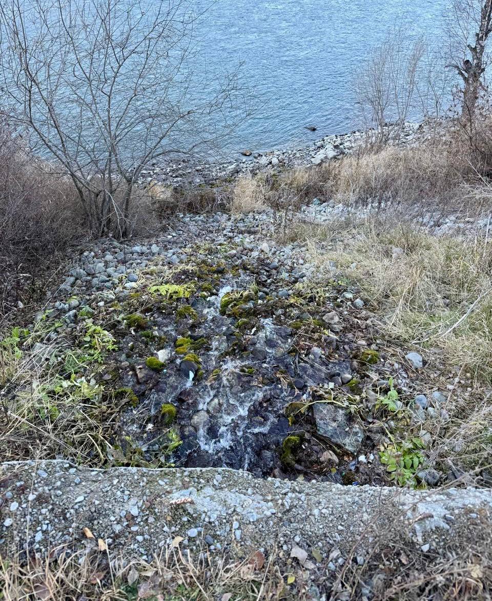 Сотрудники Манжерокской администрации вместе с работниками рынка "Аржан-Суу" навели порядок в районе одноименного родника Сотрудники Манжерокской администрации вместе с работниками рынка "Аржан-Суу" навели порядок в районе одноименного родника