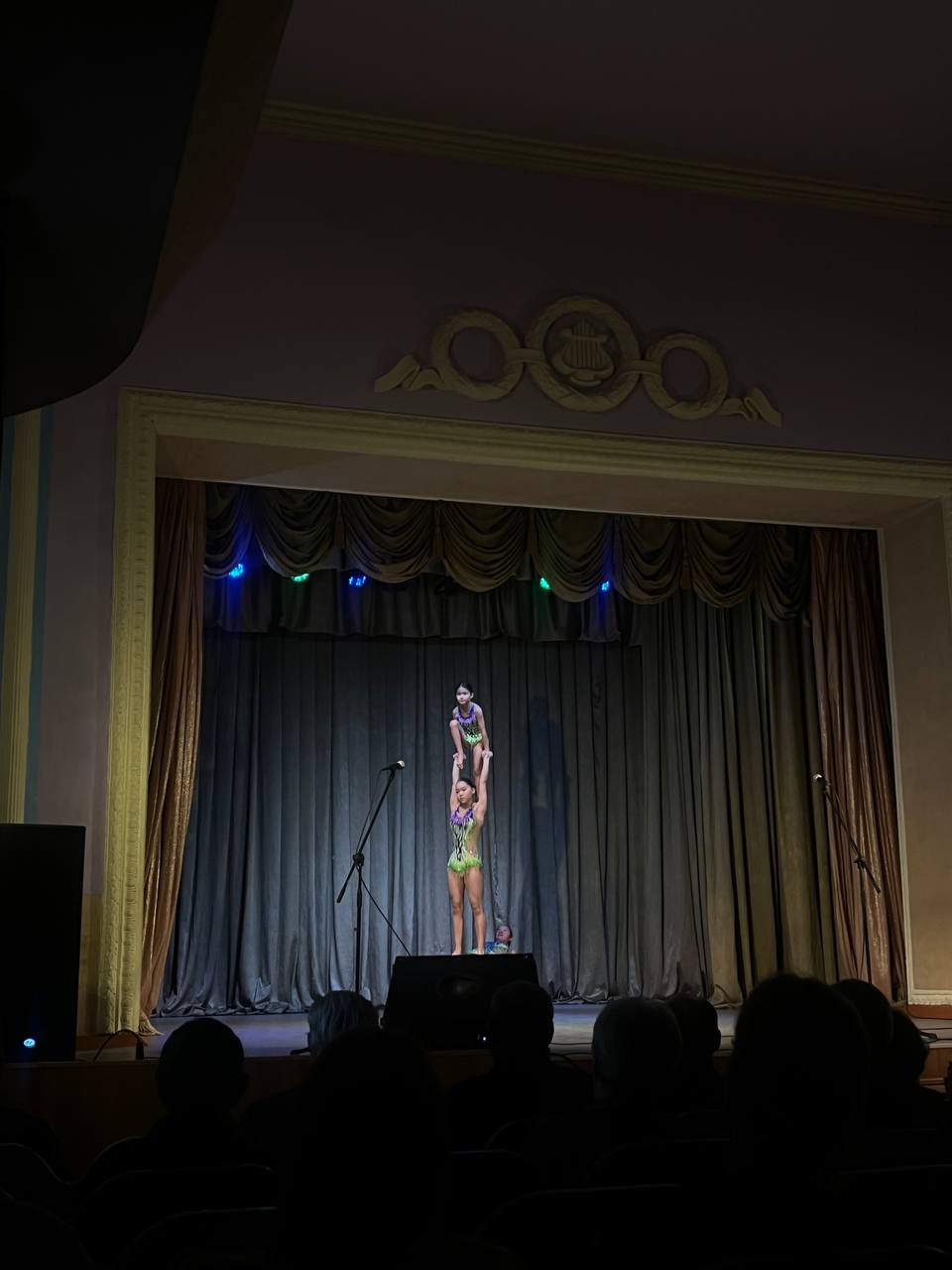 В Городском Доме Культуры состоялся День тренера, который собрал в одном месте талантливых тренеров Горно-Алтайска В Городском Доме Культуры состоялся День тренера, который собрал в одном месте талантливых тренеров Горно-Алтайска