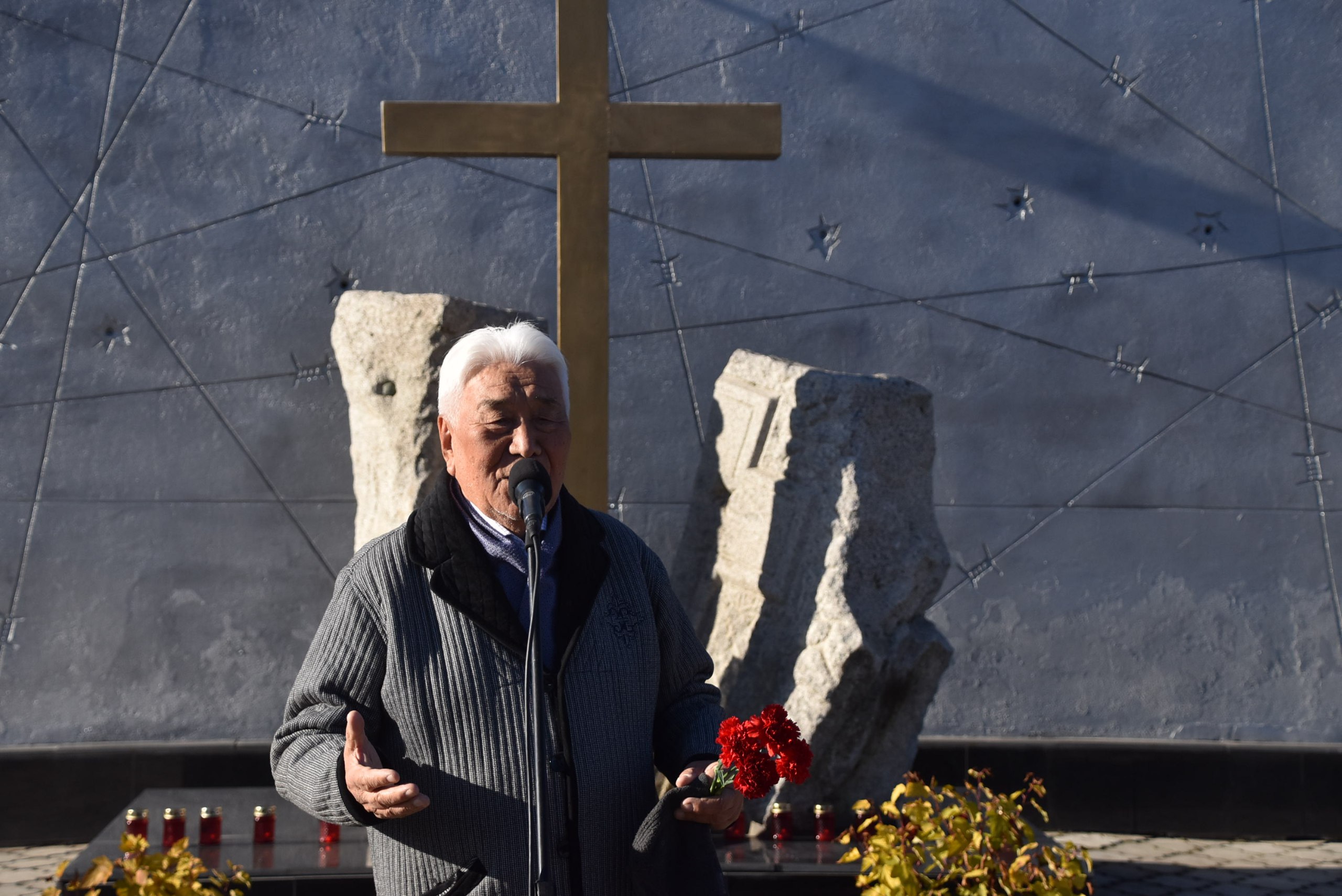 Сегодня в Горно-Алтайске состоялось мероприятие, посвящённое Дню памяти жертв политических репрессий Сегодня в Горно-Алтайске состоялось мероприятие, посвящённое Дню памяти жертв политических репрессий