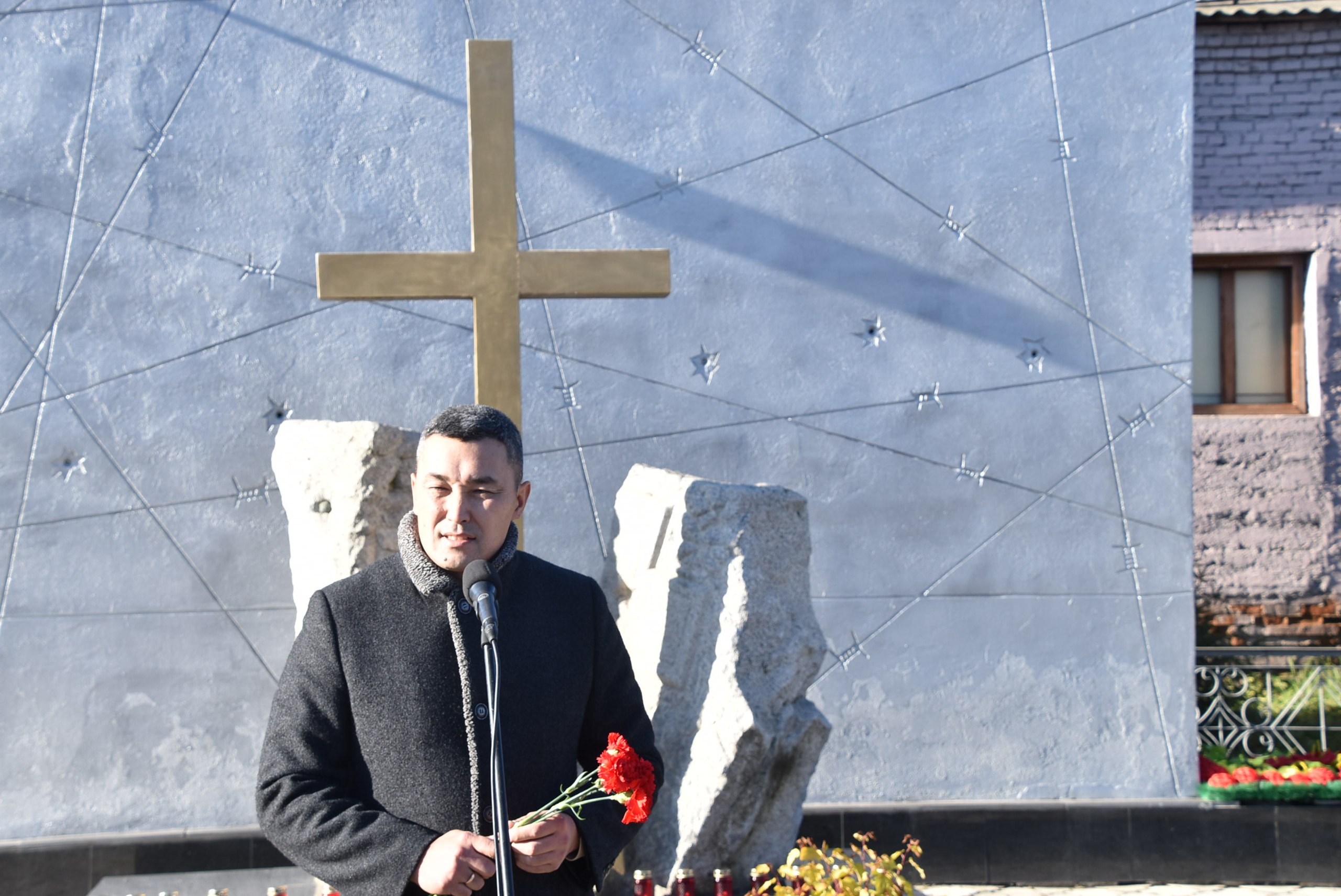 Сегодня в Горно-Алтайске состоялось мероприятие, посвящённое Дню памяти жертв политических репрессий Сегодня в Горно-Алтайске состоялось мероприятие, посвящённое Дню памяти жертв политических репрессий