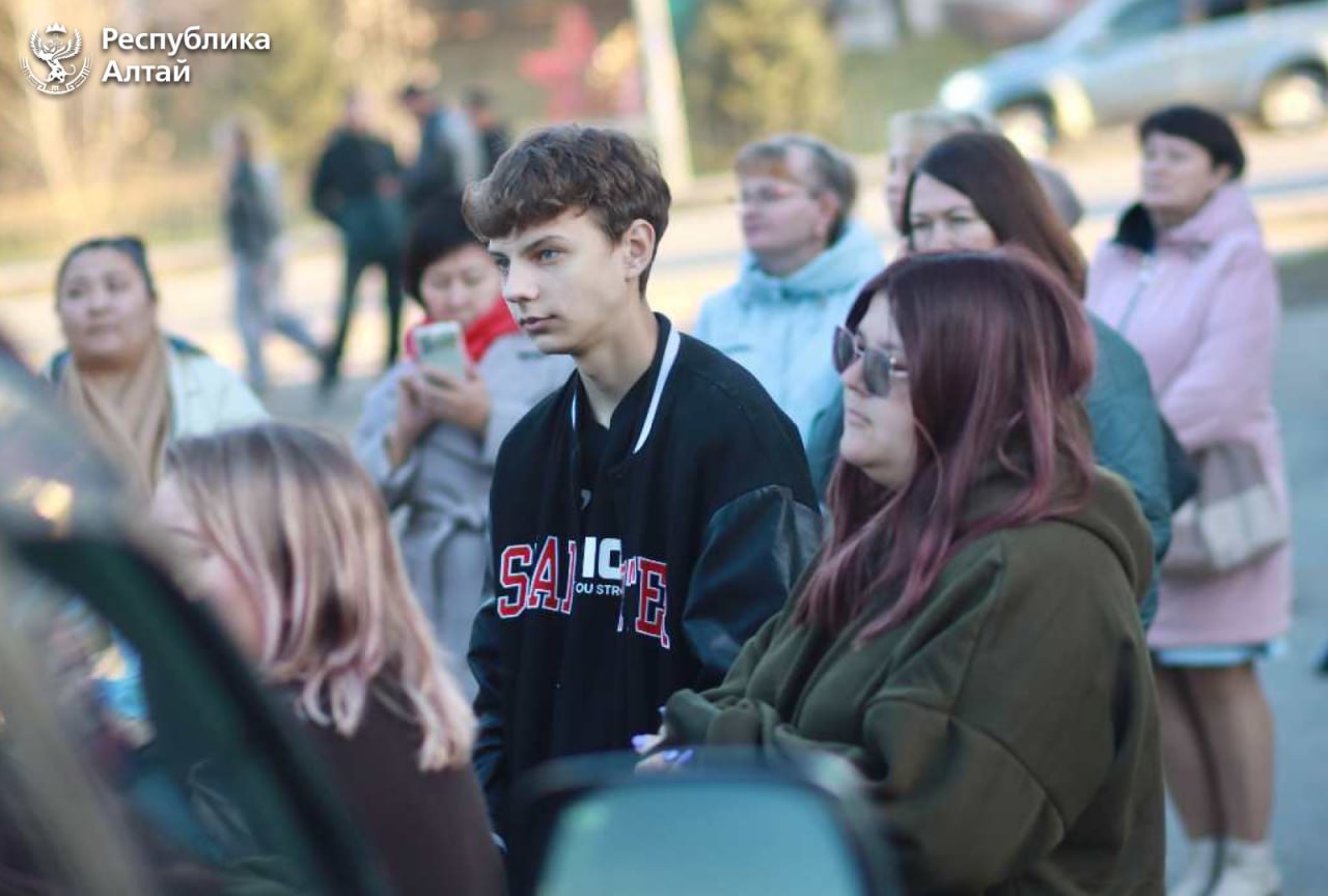 Гуманитарный конвой из семи фур отправили сегодня, 31 октября, из Республики Алтай в зону специальной военной операции Гуманитарный конвой из семи фур отправили сегодня, 31 октября, из Республики Алтай в зону специальной военной операции